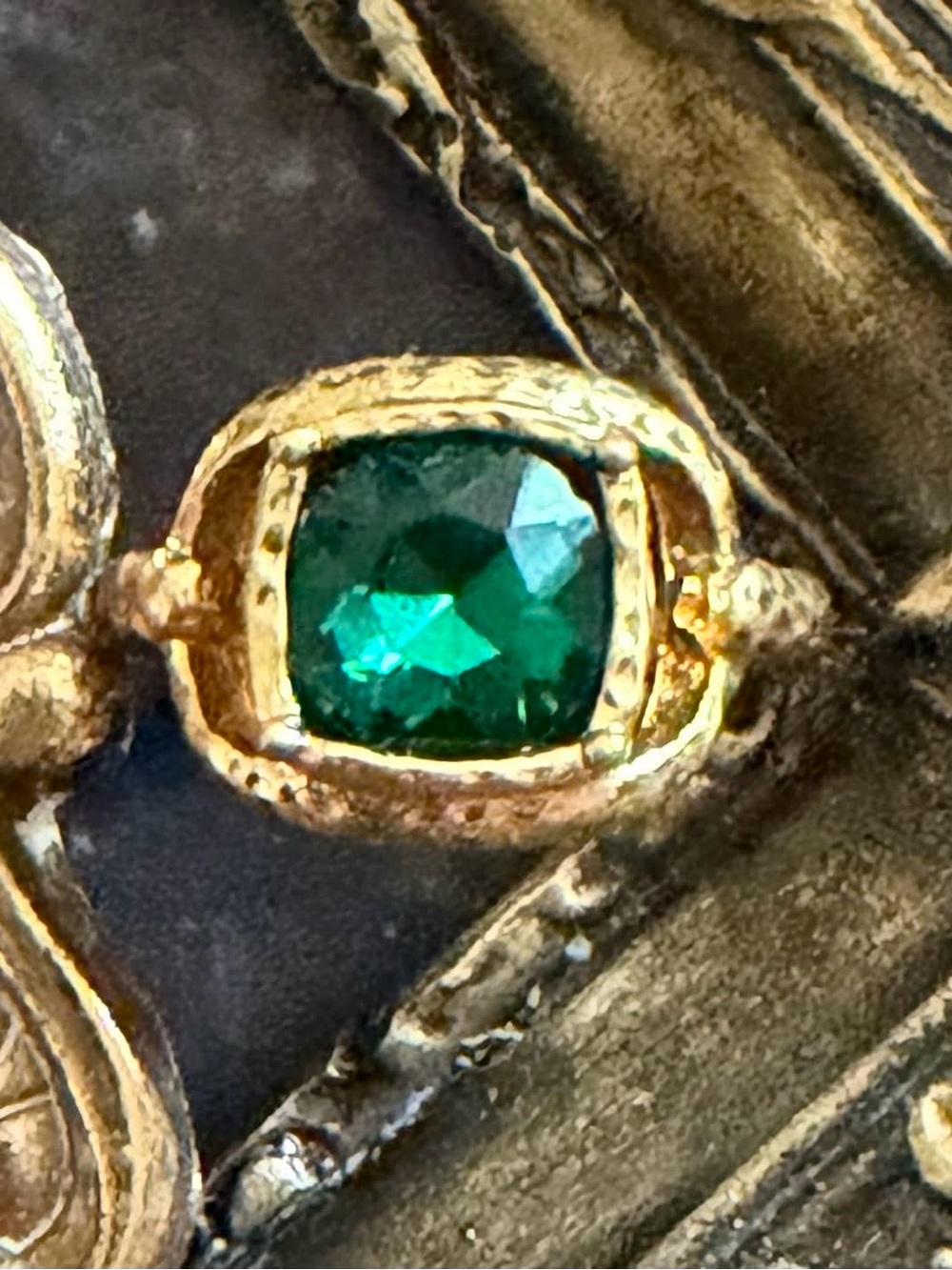 Oscar de la Renta Gold Ring with Deep Green Cushion Stone - Picture 10 of 10